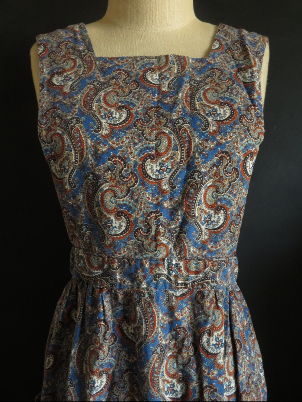 True 1970's Vintage Paisley Maxi Apron Blue & Brown Very miu miu - Picture 2 of 7